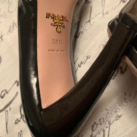 Prada heels - Picture 4 of 5
